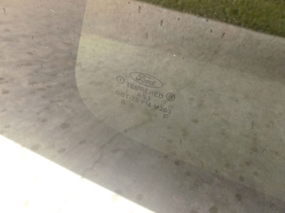 1998 Ford Expedition XLT - Cargo Area Quarter Panel Window Glass Rear Right3